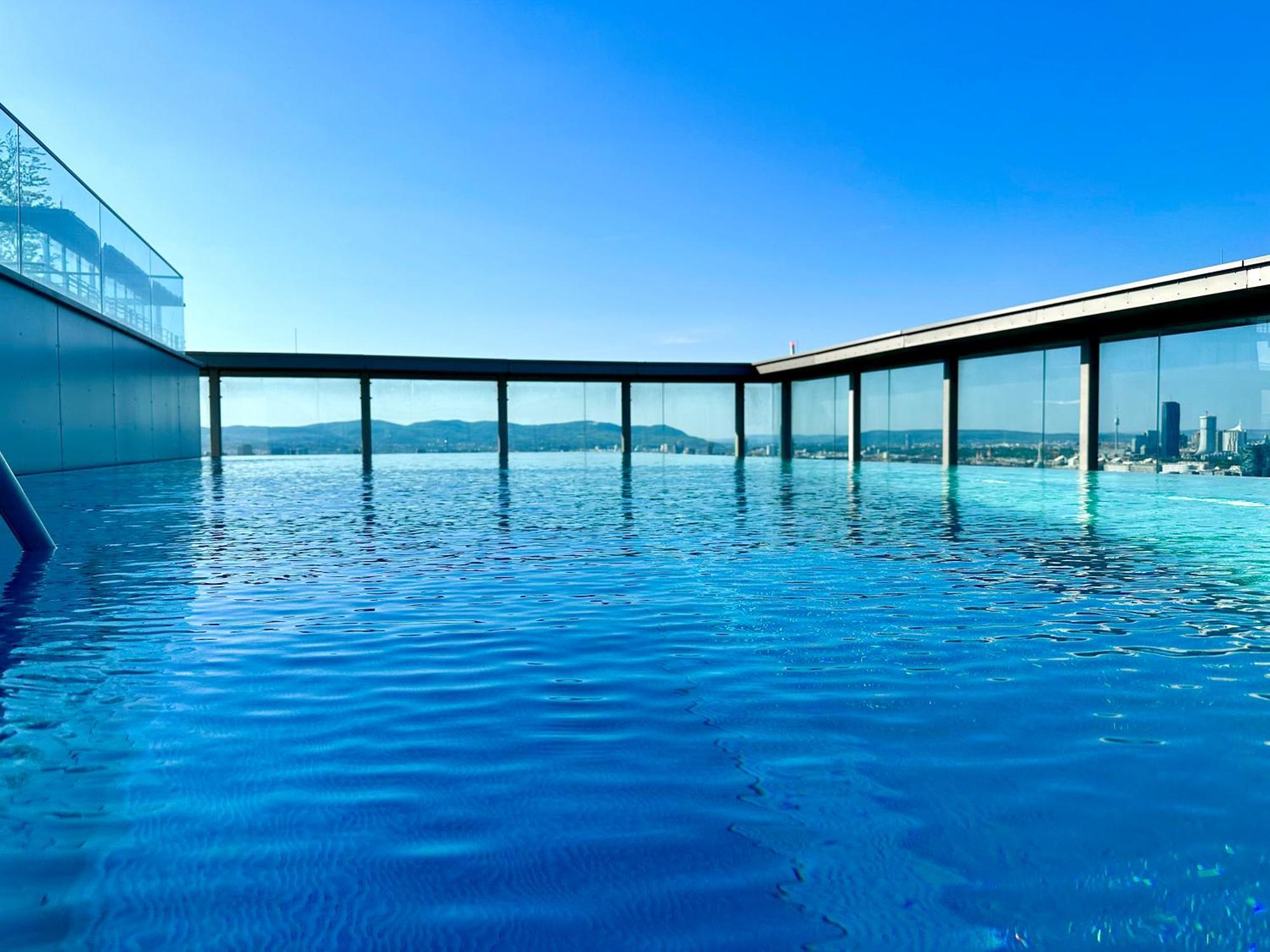 Apartment Mca Triiiple I Rooftop Pool I Free Parking I Netflix *